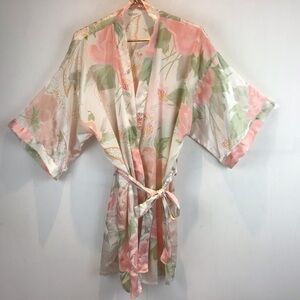 Kimono style silky robe with sash.. Unbranded and no size but guessing one size.